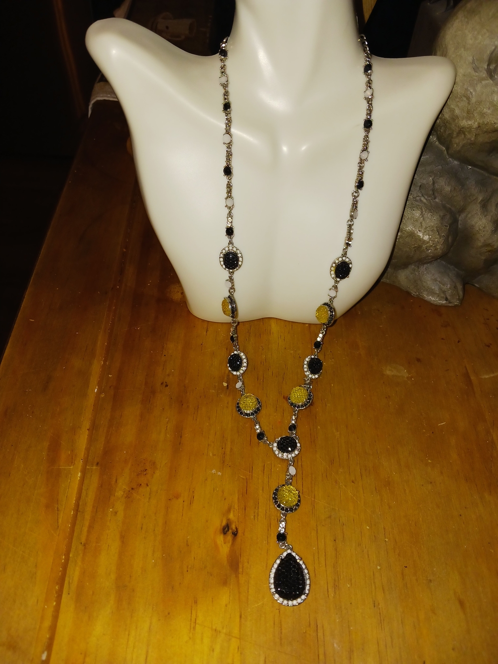 A Fashion Silver Twist Link Necklace - Elegant Women’s Chain
